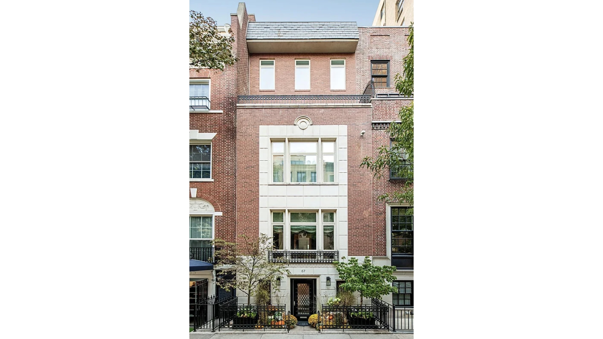 67 East 82nd Street · 正面外观实景 / Front façade photograph